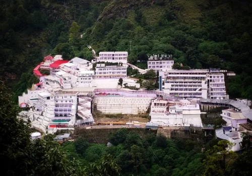 vaishno-devi-temple-india-katra-jammu-kashmir-india-indian-hindu-goddess-temple-religious-vaishno-devi-temple-india-200122052
