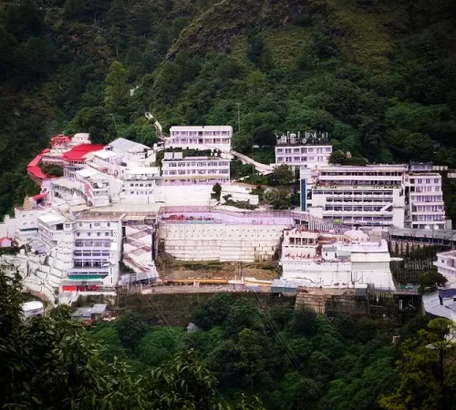 vaishno-devi-temple-india-katra-jammu-kashmir-india-indian-hindu-goddess-temple-religious-vaishno-devi-temple-india-200122052